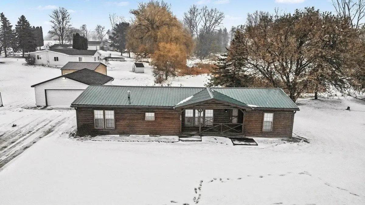 1283 S Waldron RD, Crystal, MI 48818 - #1