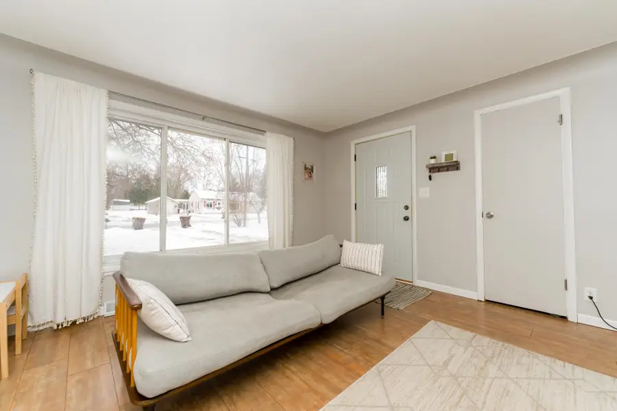 923 N Henry ST, Mount Pleasant, MI 48858 - Image #2