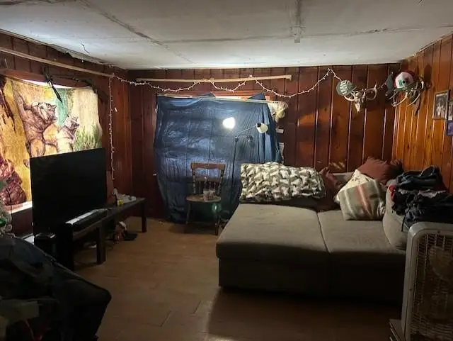 135 E Elm ST, Elsie, MI 48831 - #3