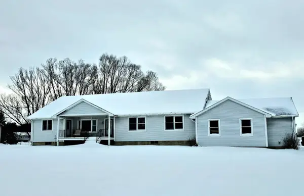 90 Flanders, Charlotte, MI 48813