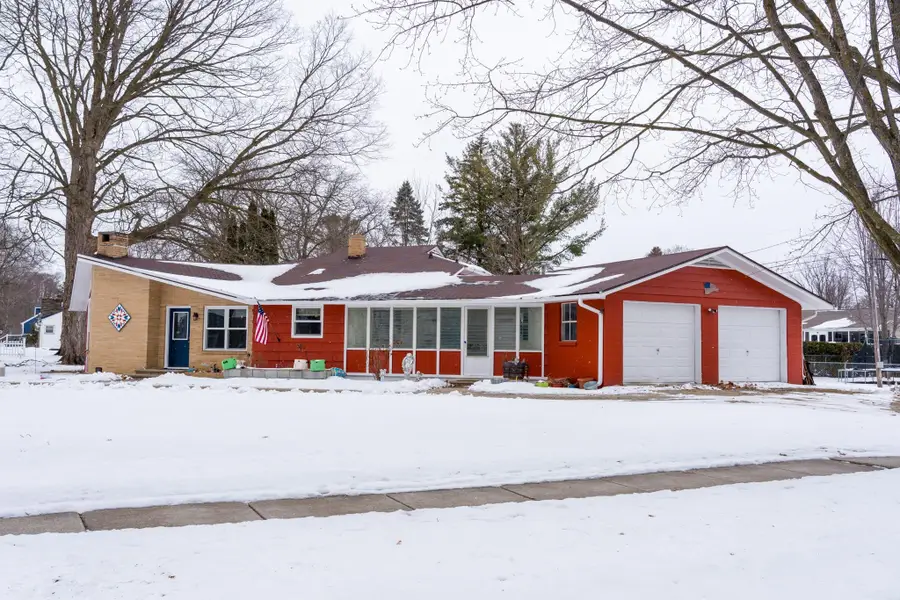 209 N Chippewa, Shepherd, MI 48883 - #2