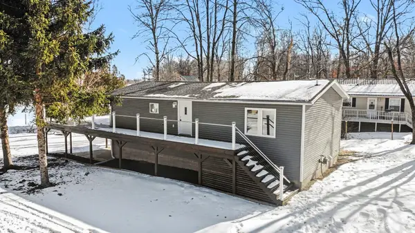 6820 W Shore DR, Weidman, MI 48893