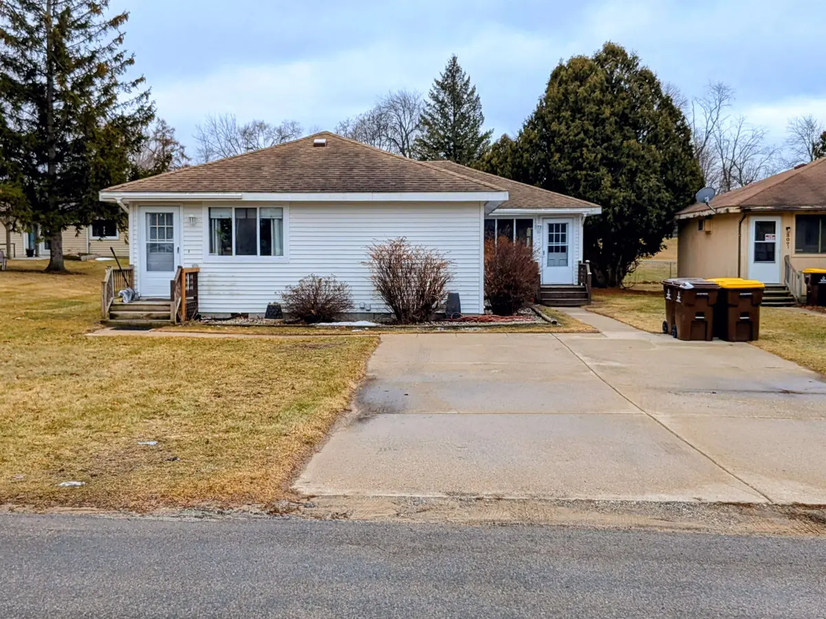 303 Elizabeth ST, Alma, MI 48801 - #1