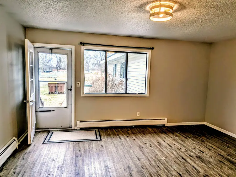 303 Elizabeth ST, Alma, MI 48801 - #2