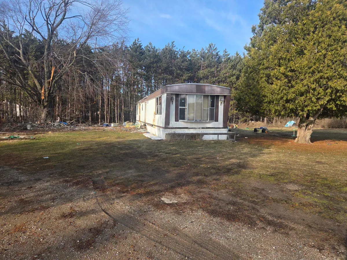634 14 Mile RD, Remus, MI 49340 - #1