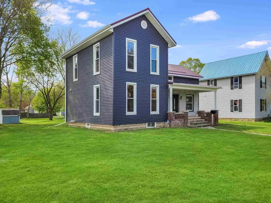 214 S Pine, Saint Louis, MI 48880 - #2