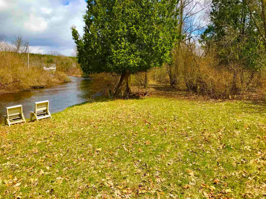 1041 & 1043 Bonanza, Weidman, MI 48893 - #2