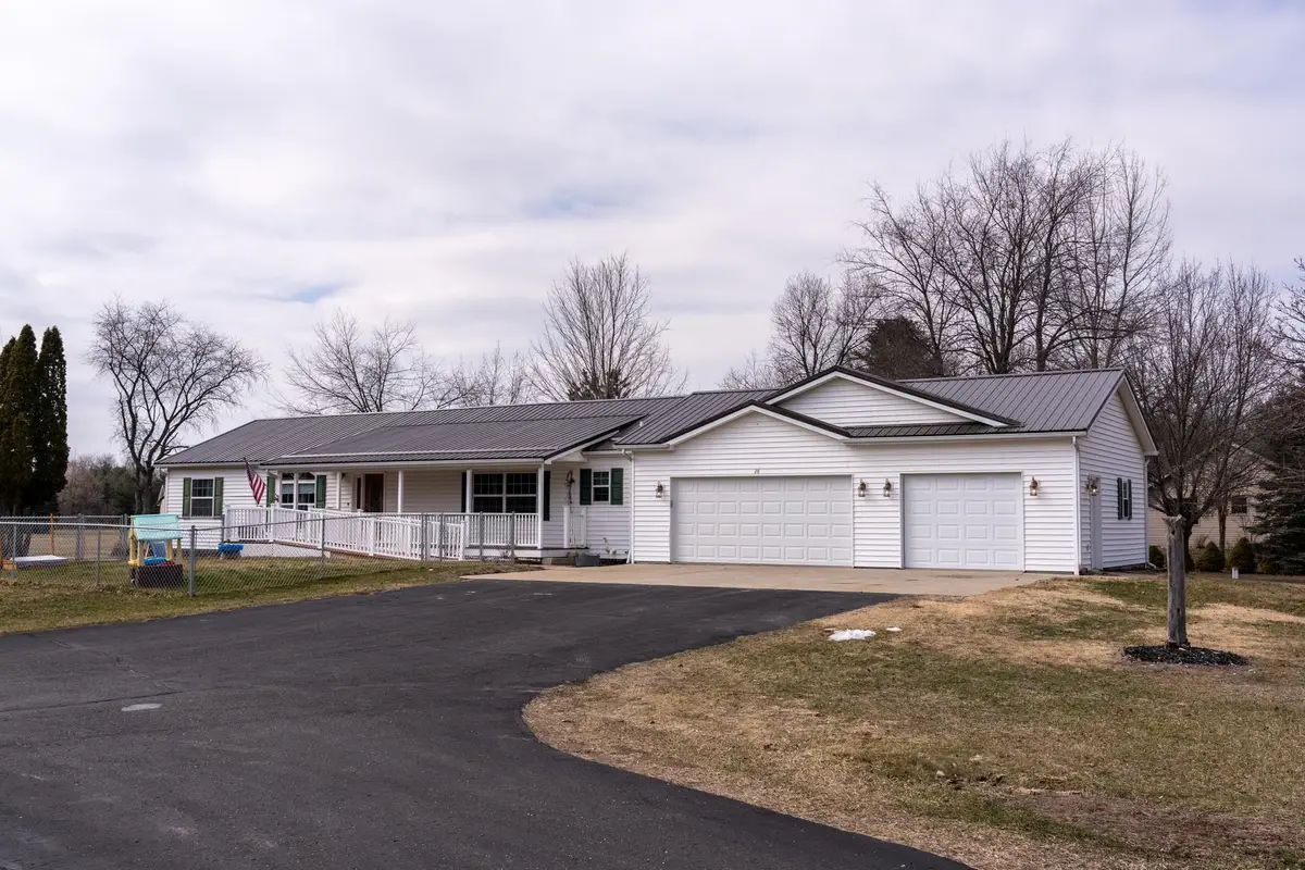 28 W Broomfield, Deerfield, MI 48858 - #1