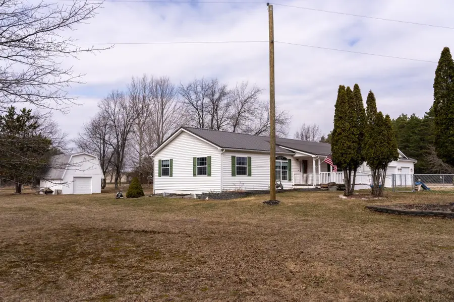 28 W Broomfield, Deerfield, MI 48858 - #3