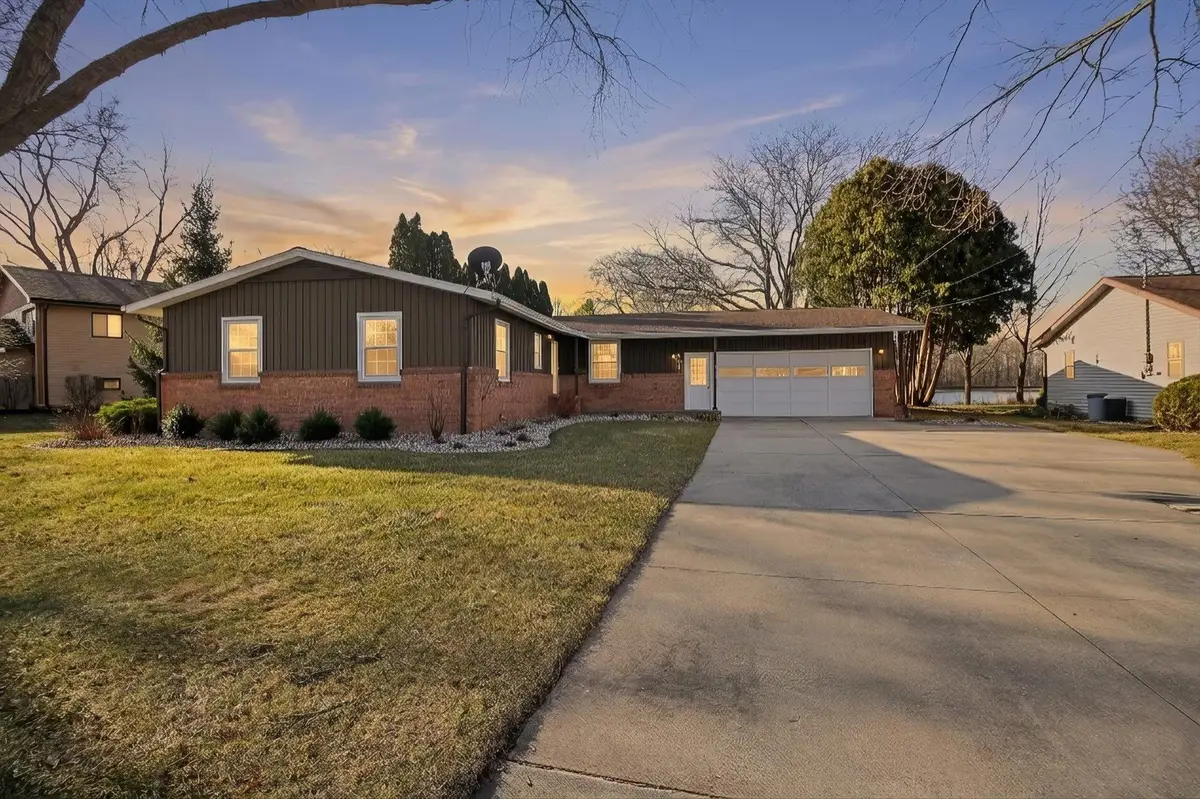 901 Riverview, Alma, MI 48801 - #1