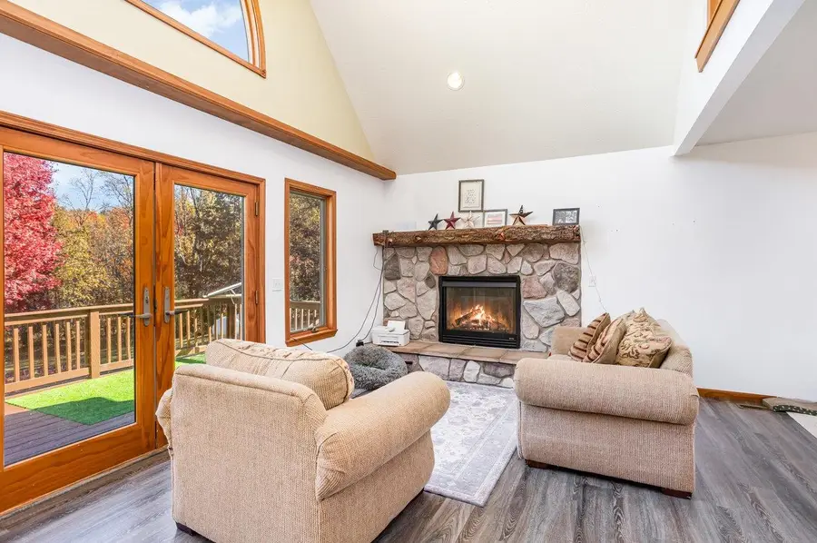 823 Valley Stream, Harrison, MI 48625 - #2