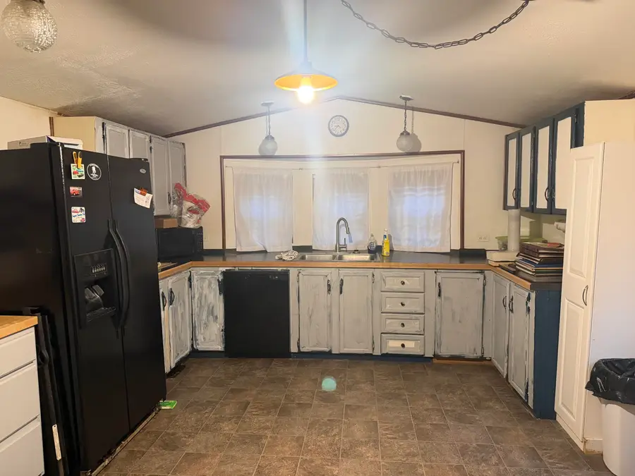 987 W Maplecrest DR, Sanford, MI 48657 - #3