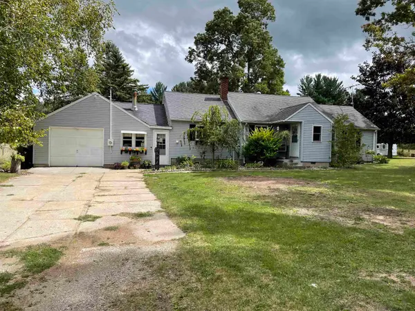 4658 N Croswell, Alma, MI 48801