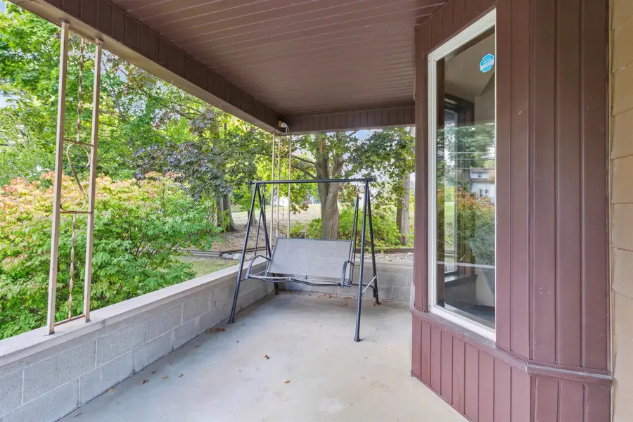 522 E Saginaw, Saint Louis, MI 48880 - #2