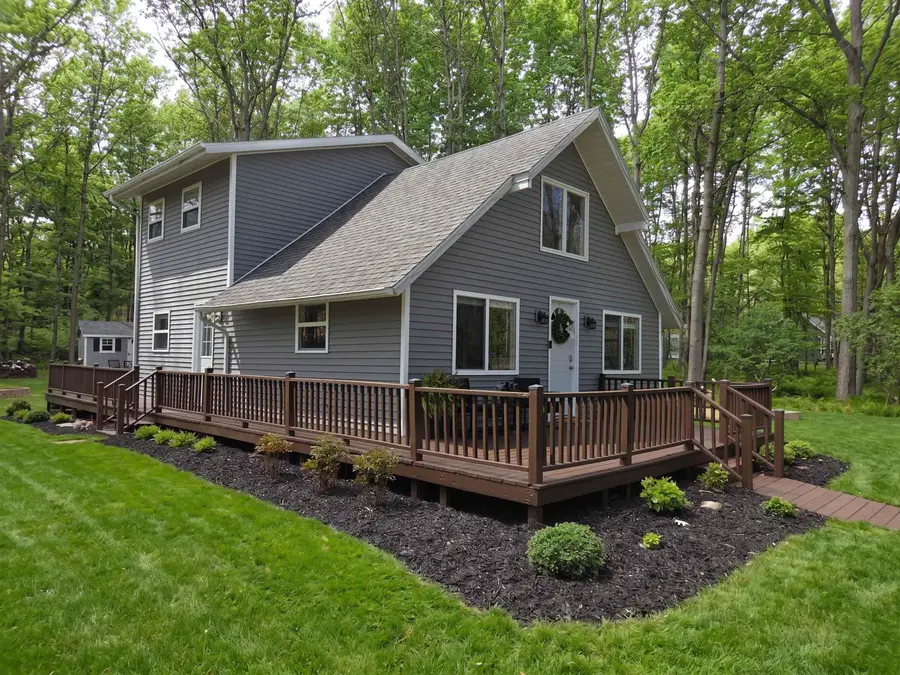 983 Duquesa, Lake Isabella, MI 48893 - #2