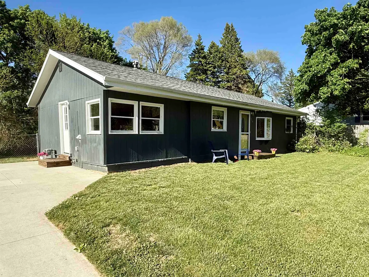 136 W Elizabeth, Alma, MI 48801 - #1