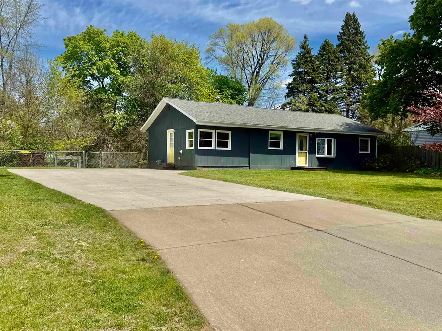136 W Elizabeth, Alma, MI 48801 - #3
