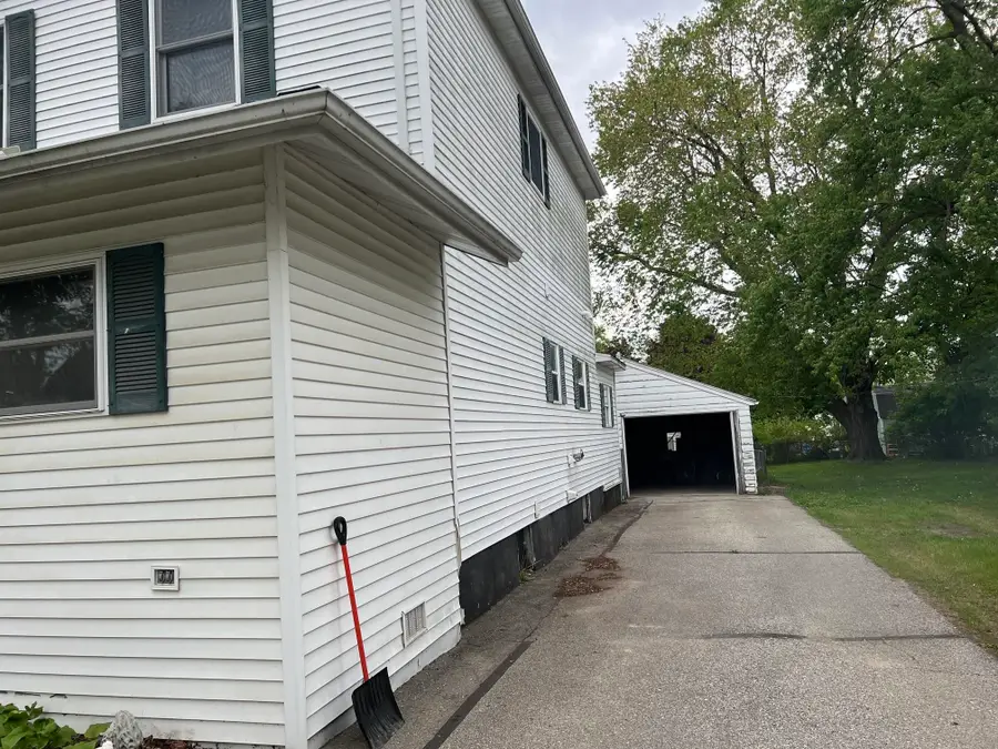 158 Moyer, Alma, MI 48801 - #3