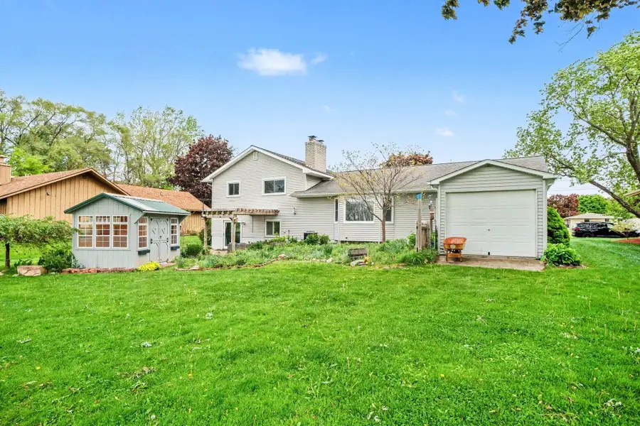 937 Riverview DR, Alma, MI 48801 - #3