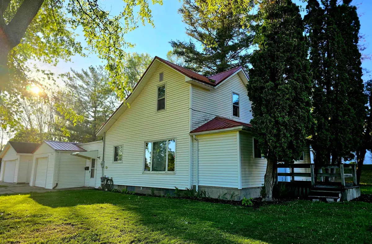 420 S Clinton, Saint Louis, MI 48880 - #1
