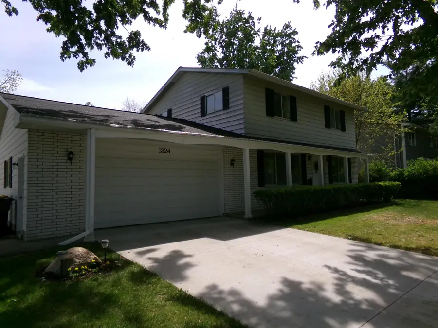 1324 E Bennett, Mount Pleasant, MI 48858 - #3