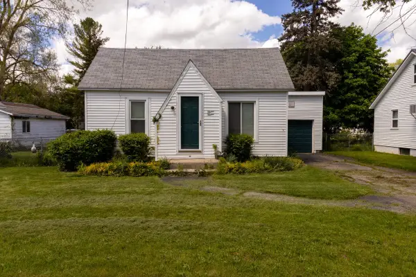1212 Boulton, MtPleasant, MI 48858