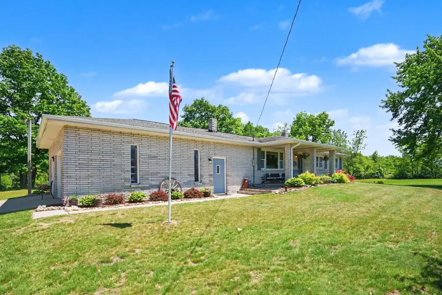 4389 Pine River RD, Saint Louis, MI 48880 - #3