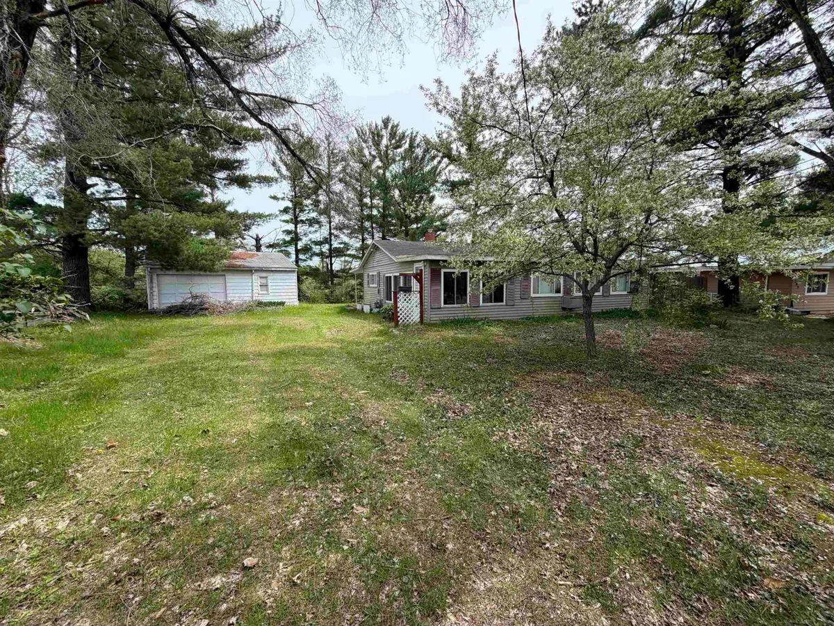 382 S Scott, Farwell, MI 48622 - #1