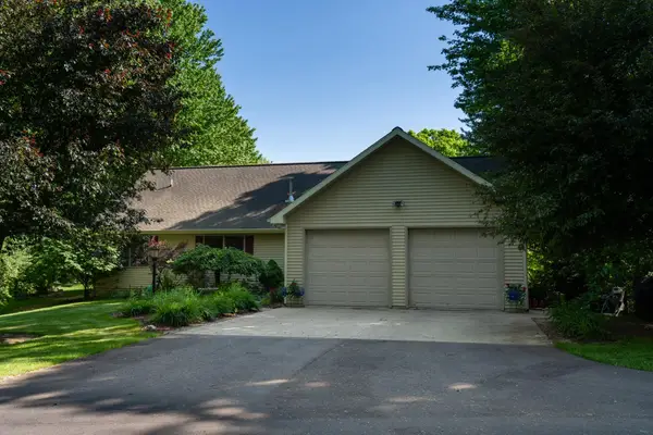 1083 El Camino Grande, LakeIsabella, MI 48893