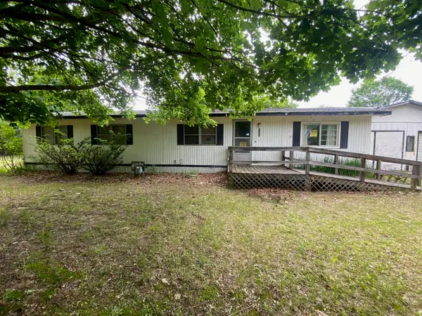 1961 Country LN, Weidman, MI 48893