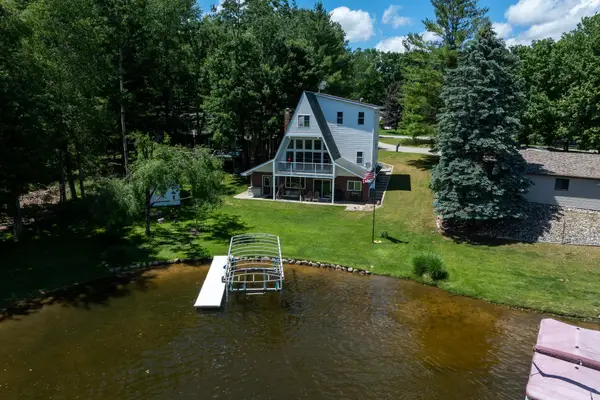 1032 Crown Pointe, LakeIsabella, MI 48893
