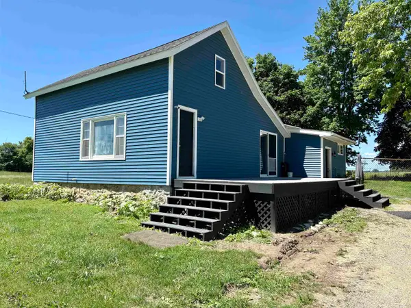 4275 N Vandecar, Weidman, MI 48893
