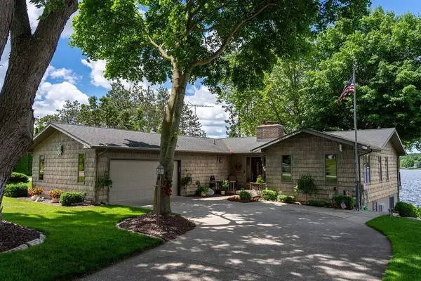 1056 Clubhouse DR, LakeIsabella, MI 48893