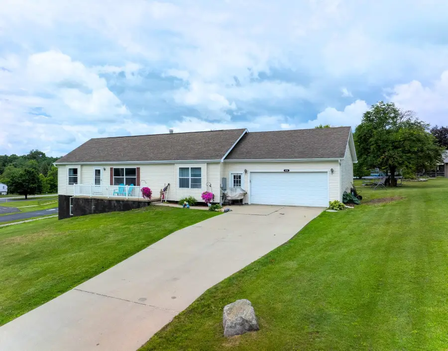630 Lennon, Gladwin, MI 48624 - #2