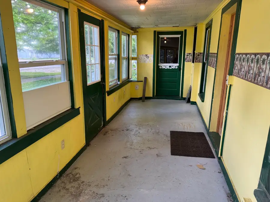 225 N Hayes, Farwell, MI 48622 - #2