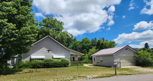 295 Birch ST, Harrison, MI 48625