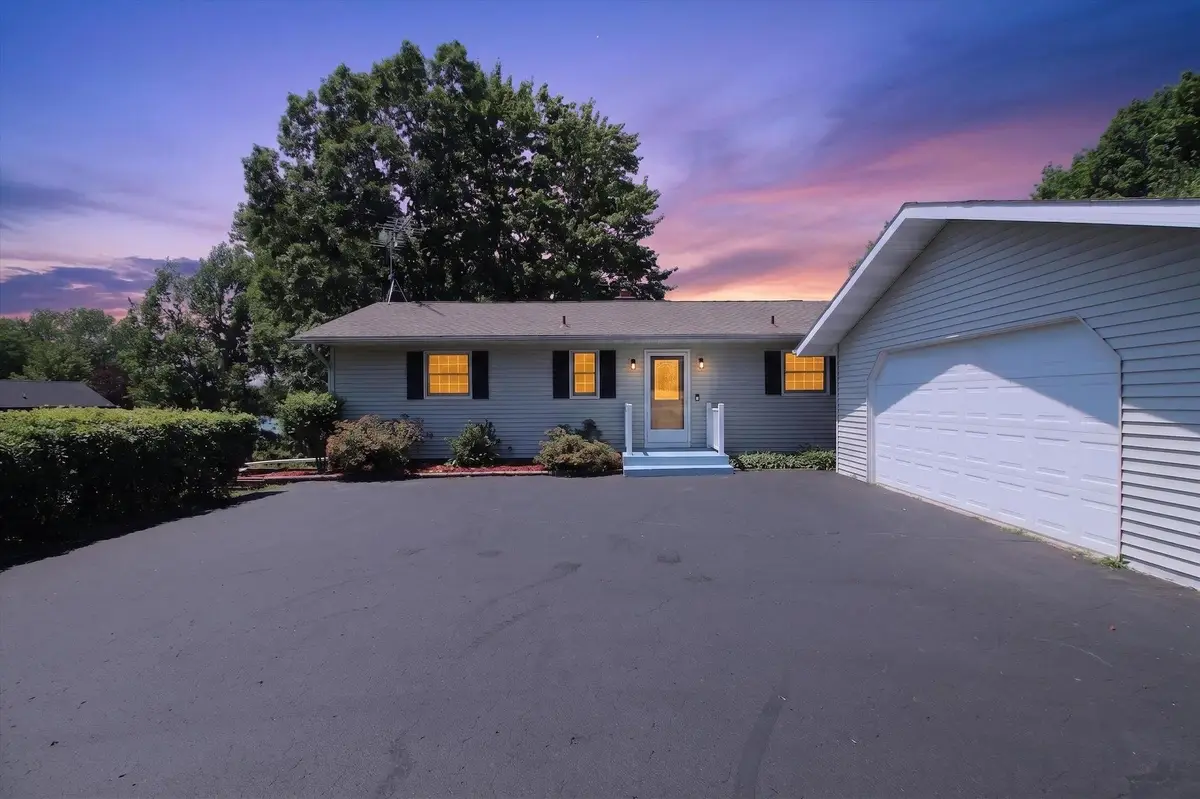 1132 Clubhouse, Weidman, MI 48893 - #1