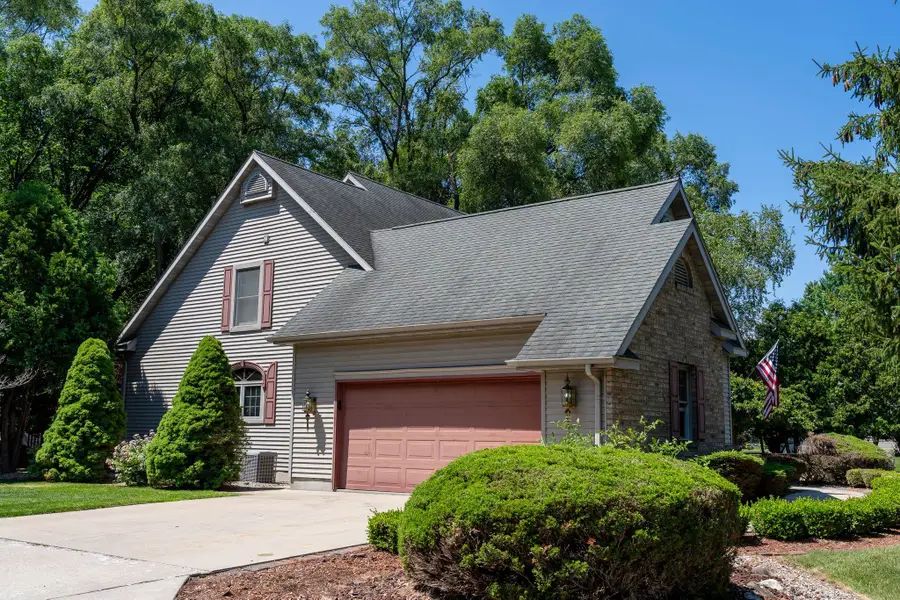 3106 Hunters TRL, Mount Pleasant, MI 48858 - #2