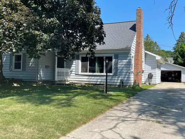 1004 Falkirk, Alma, MI 48880