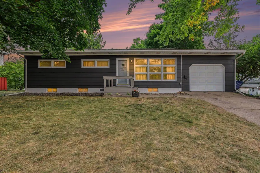 422 W Center, Alma, MI 48801 - #2