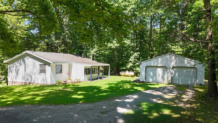 429 S Geneva, Shepherd, MI 48883 - #2