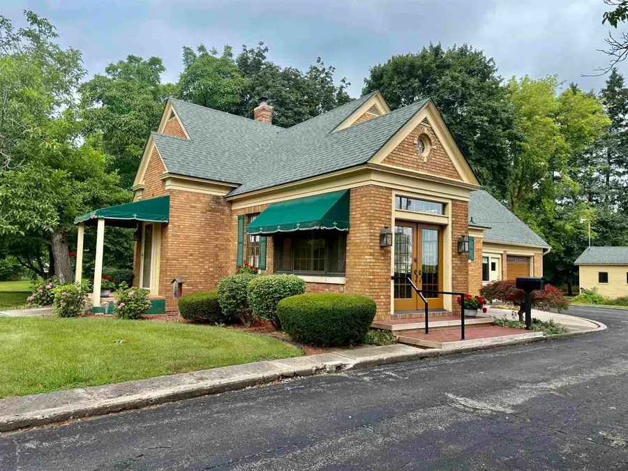 717 E Saginaw, Breckenridge, MI 48615 - #2