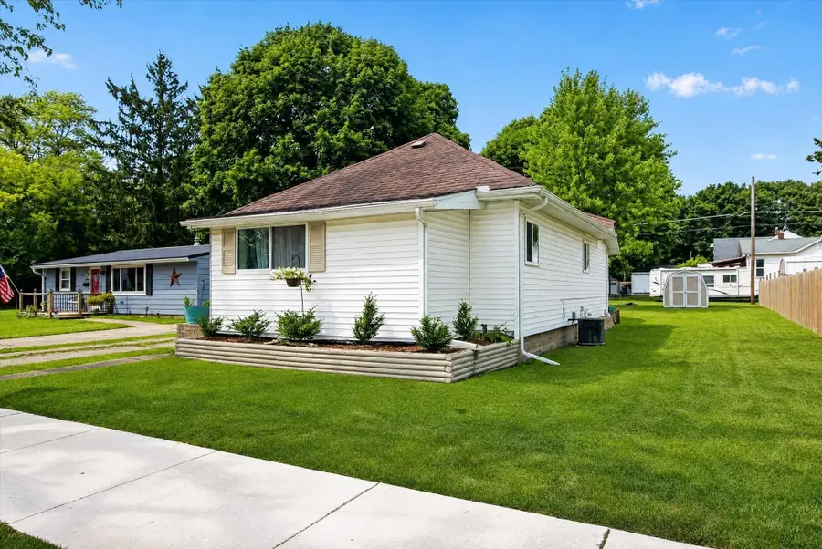 1215 Rosedale ST, Alma, MI 48801 - #2