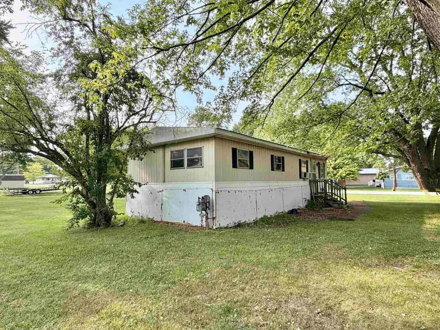 311 N 5th ST, Shepherd, MI 48883 - #3