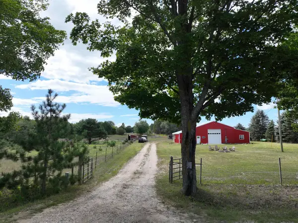 6154 Satterly Lake RD, Mancelona, MI 49659