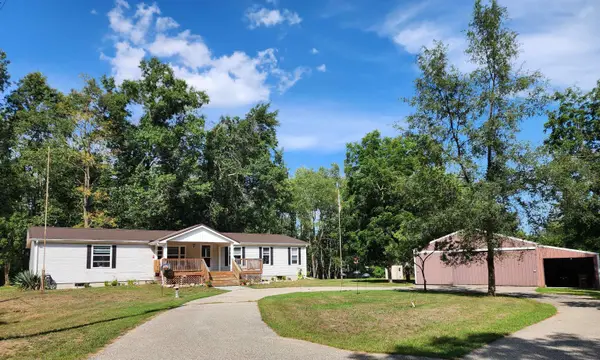 3560 Pine Tree, Weidman, MI 48893