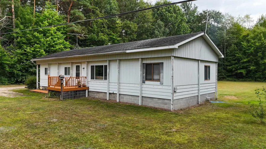 3759 S Loomis RD, Chippewa, MI 48858 - #2