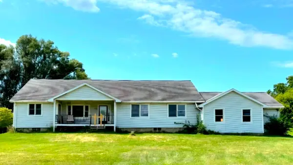 90 Flanders, Charlotte, MI 48813