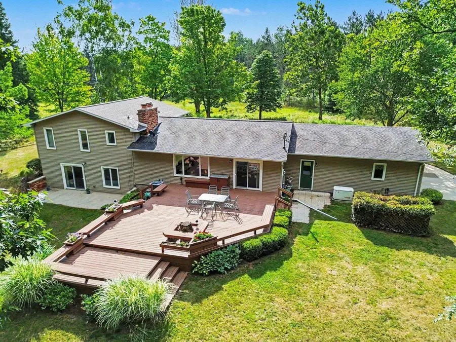 1492 W Bluegrass, Deerfield, MI 48858 - #3