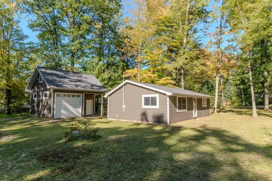 5362 Hillcrest, Gladwin, MI 48624 - #1